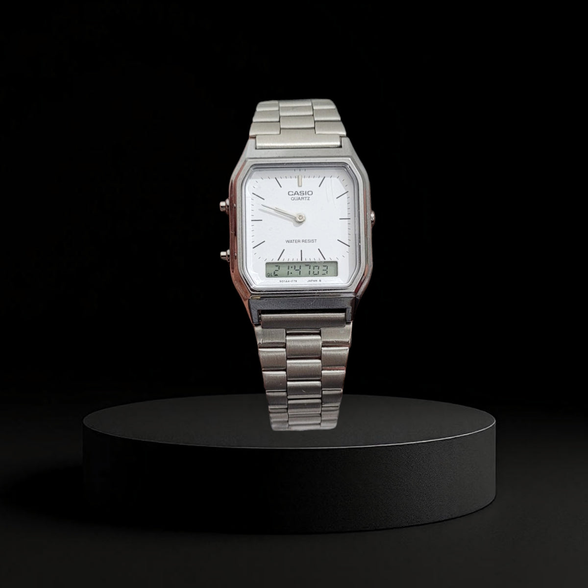 Reloj Casio Vintage AQ-230 Clásico - Plateado con Carátula Blanca