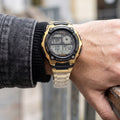 Reloj Casio "World Time" AE-1400WH - Edición Redonda Dorado y Negro