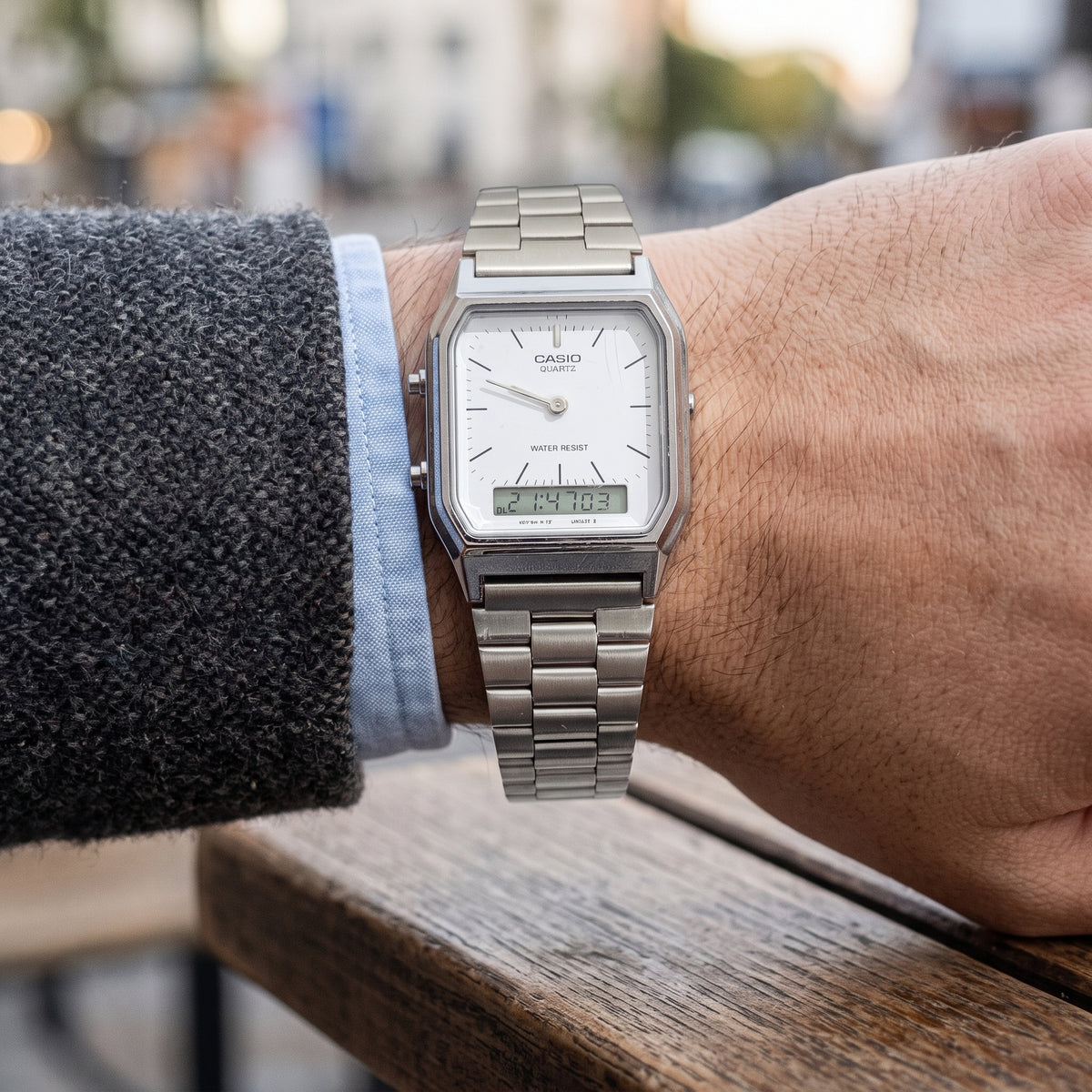 Reloj Casio Vintage AQ-230 Clásico - Plateado con Carátula Blanca