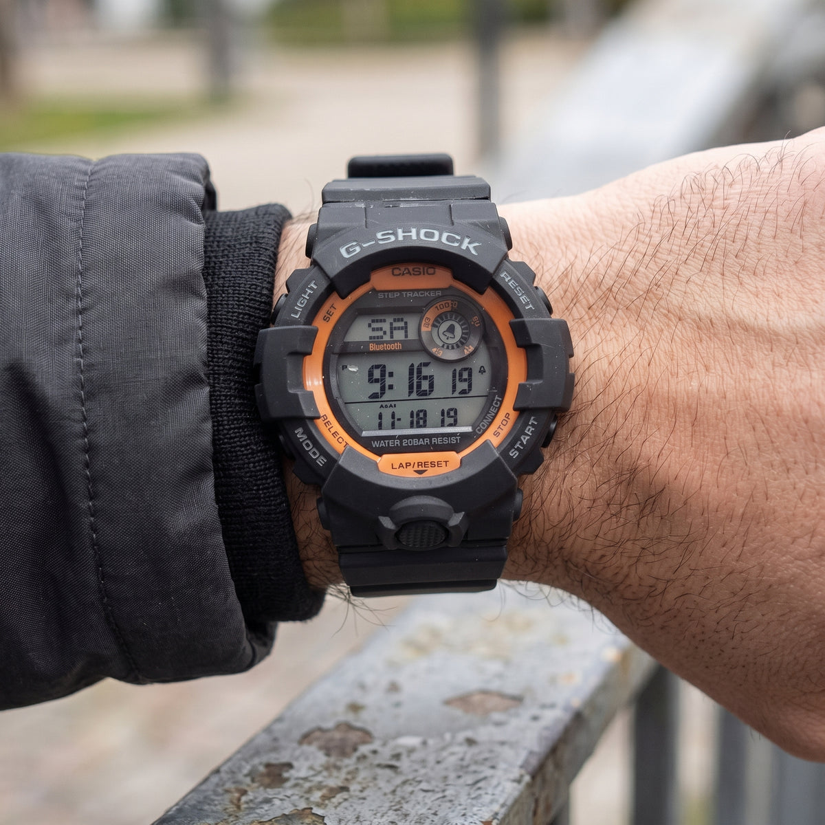 Reloj Casio G-Shock GBD-800 Deportivo Negro y Naranja - Estilo Urbano y Resistente