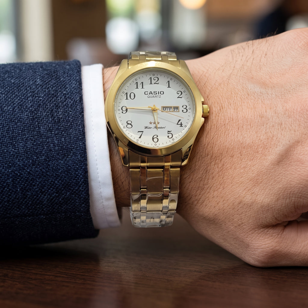 Reloj Casio Dorado con Esfera Blanca y Doble Fechador