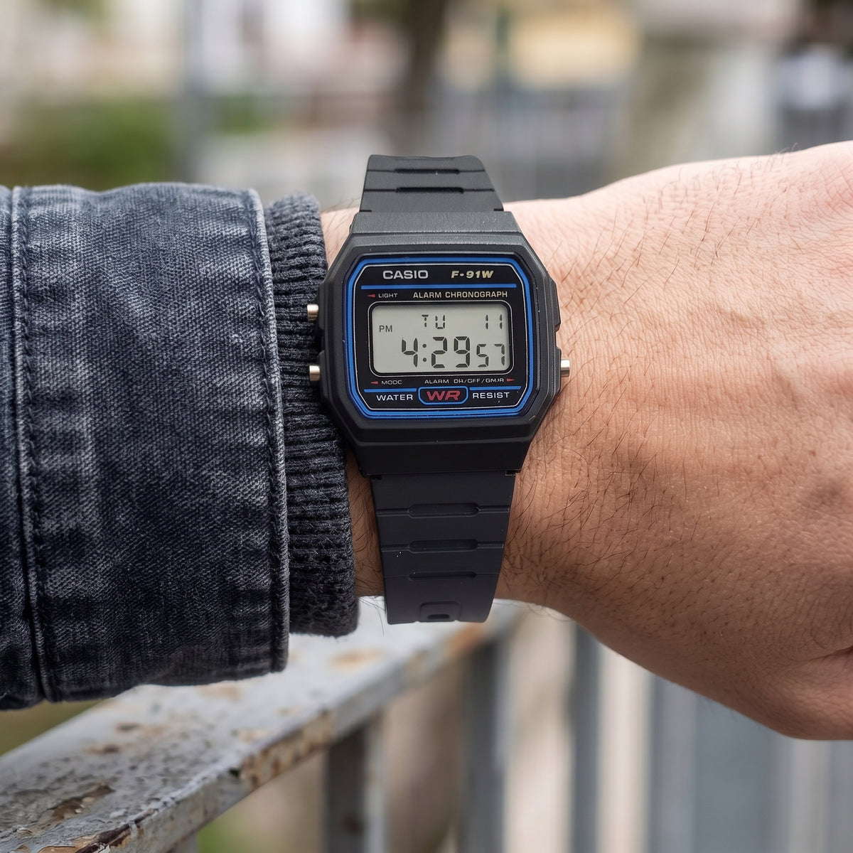 Reloj Casio F-91W Digital Clásico de Resina Negra - El Legendario Diario